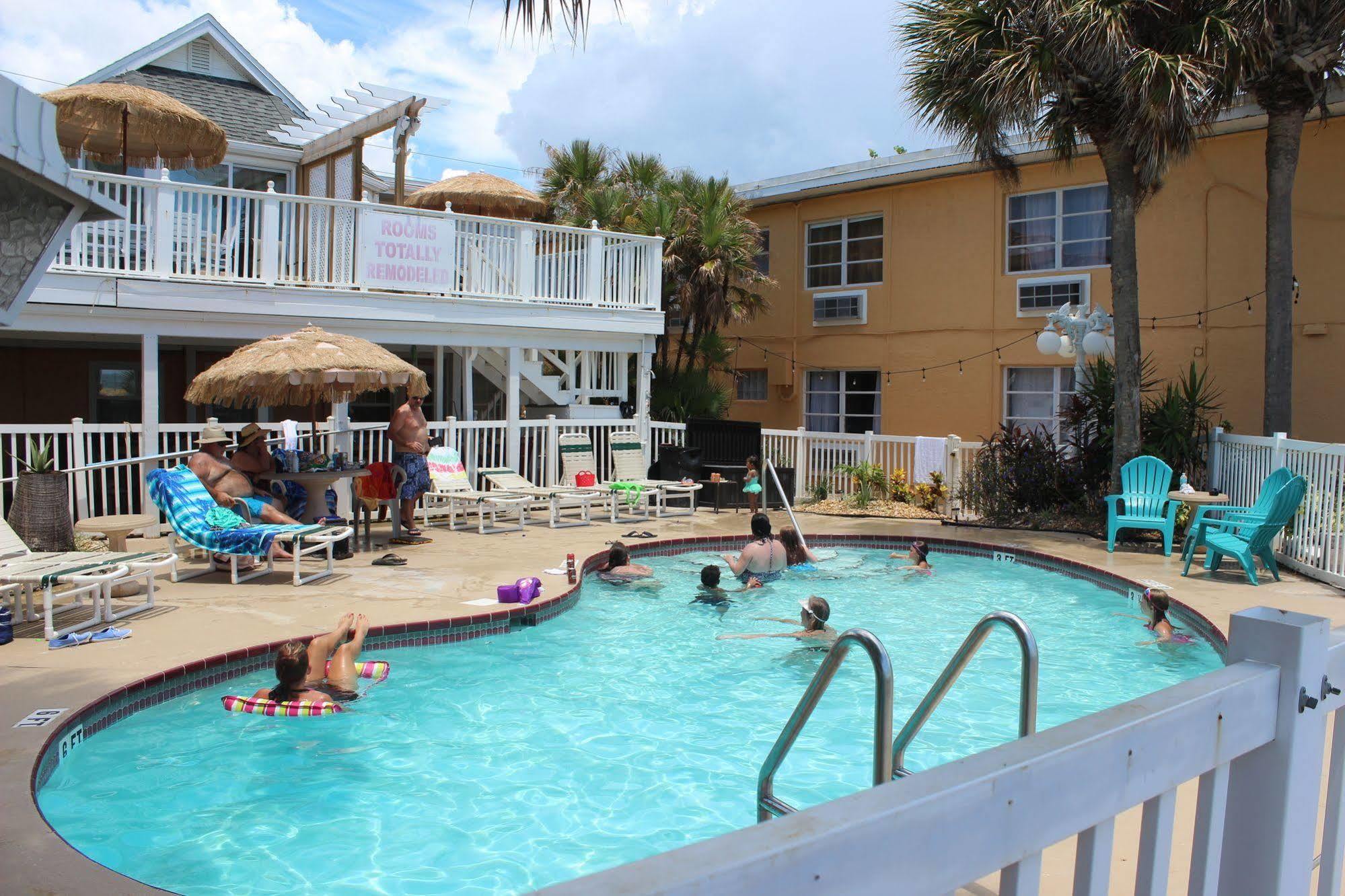 Schooner Hotel St. Pete Beach Exterior foto