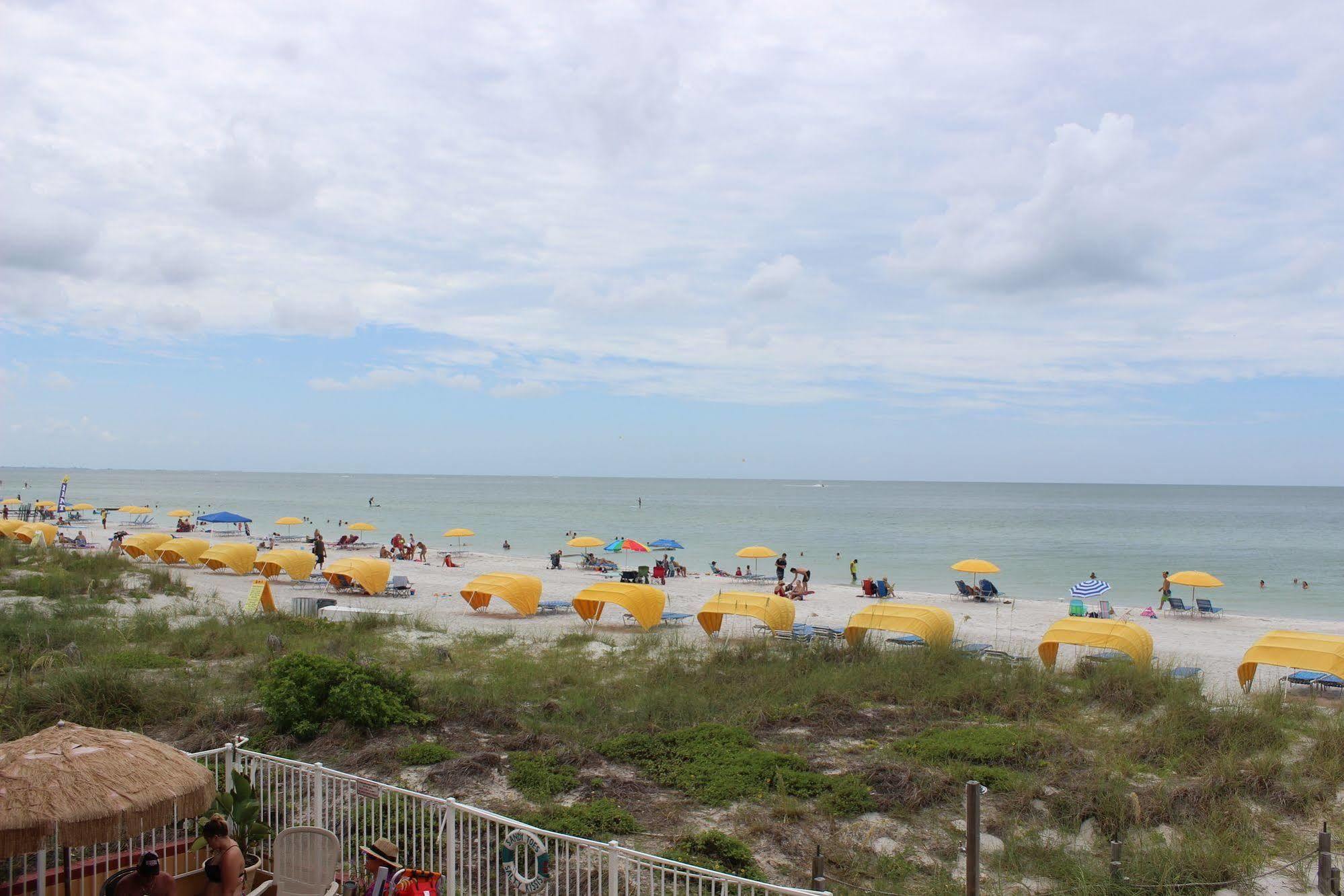 Schooner Hotel St. Pete Beach Exterior foto