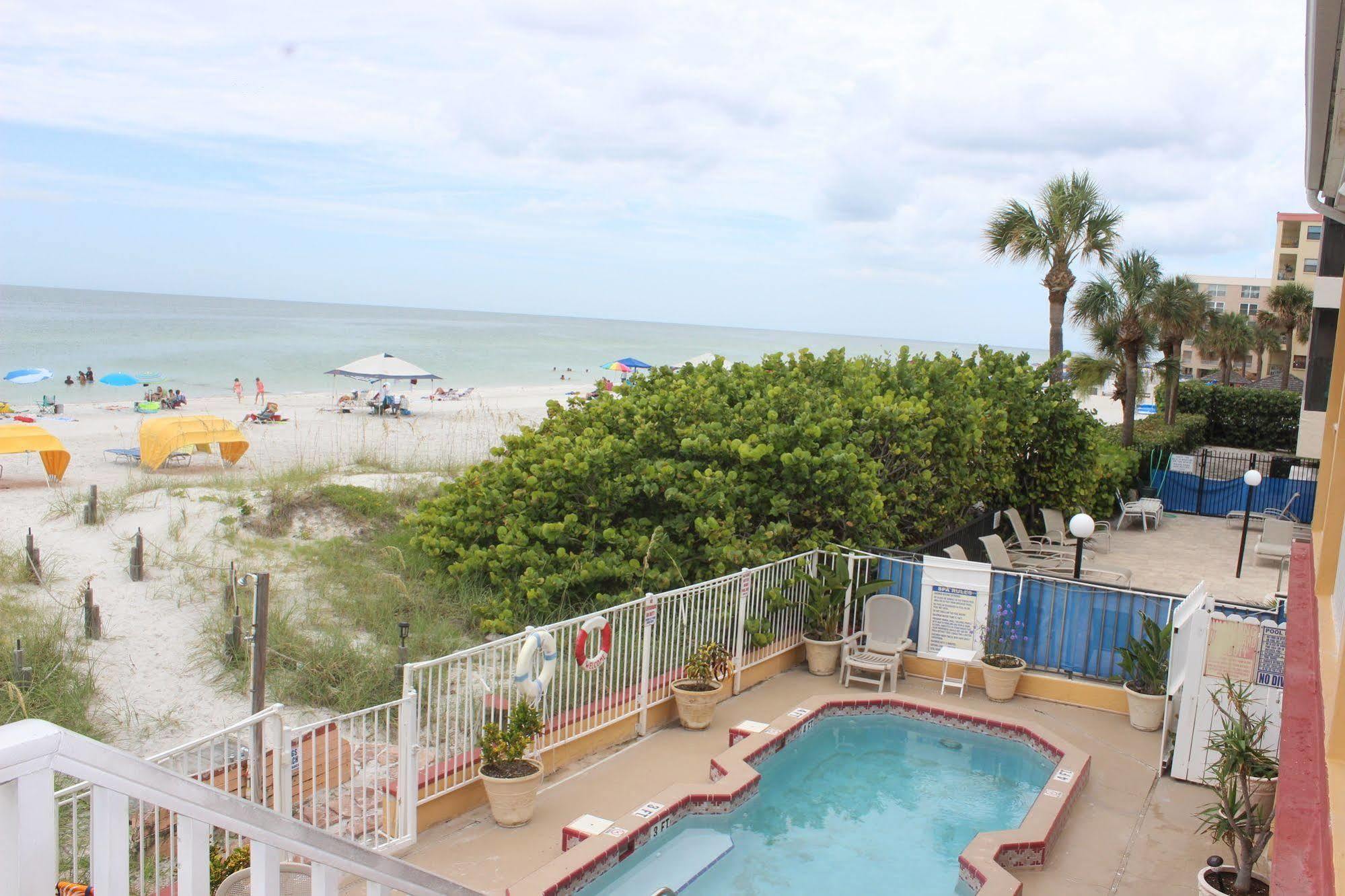 Schooner Hotel St. Pete Beach Exterior foto